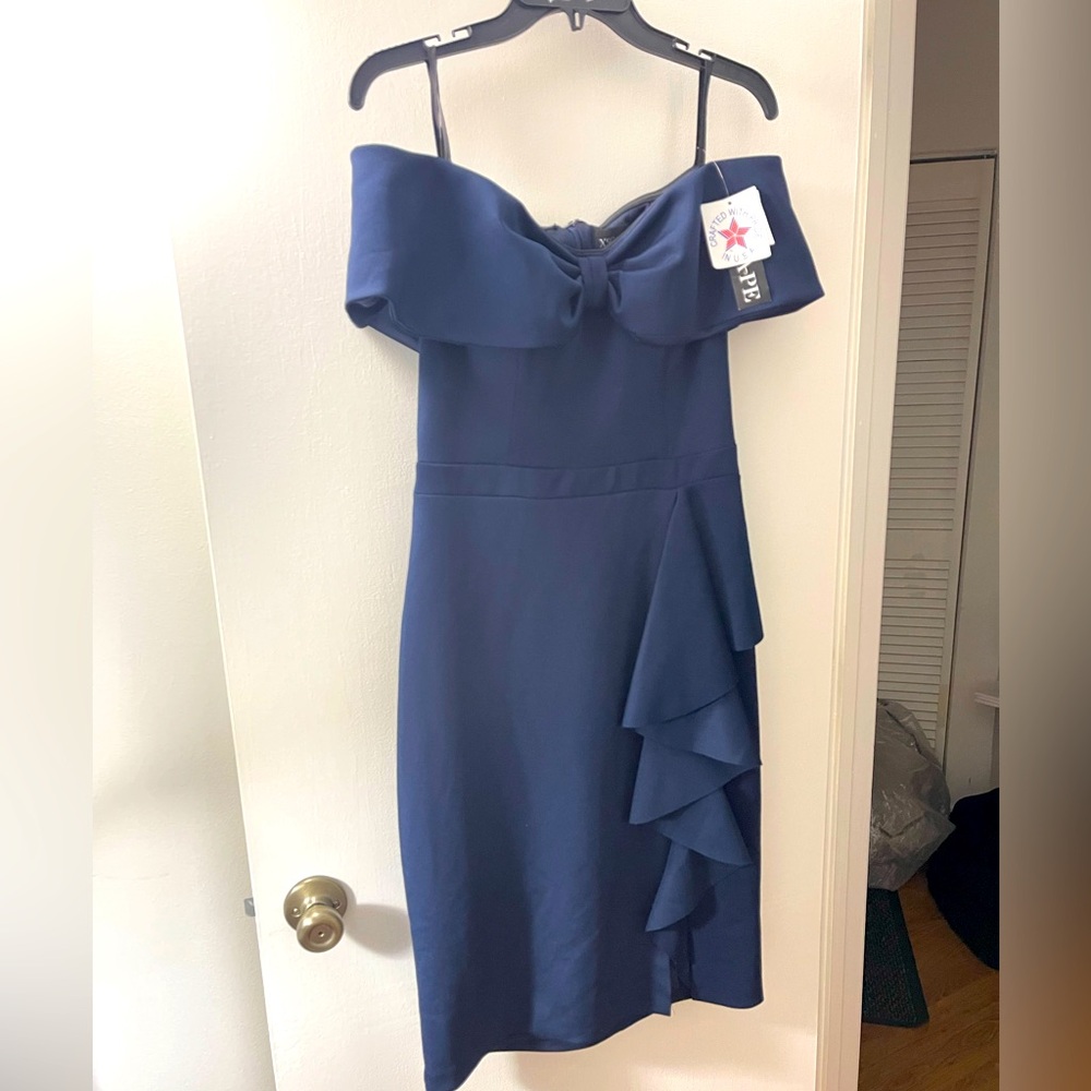 Xscape dinner dress of crepe design size 10